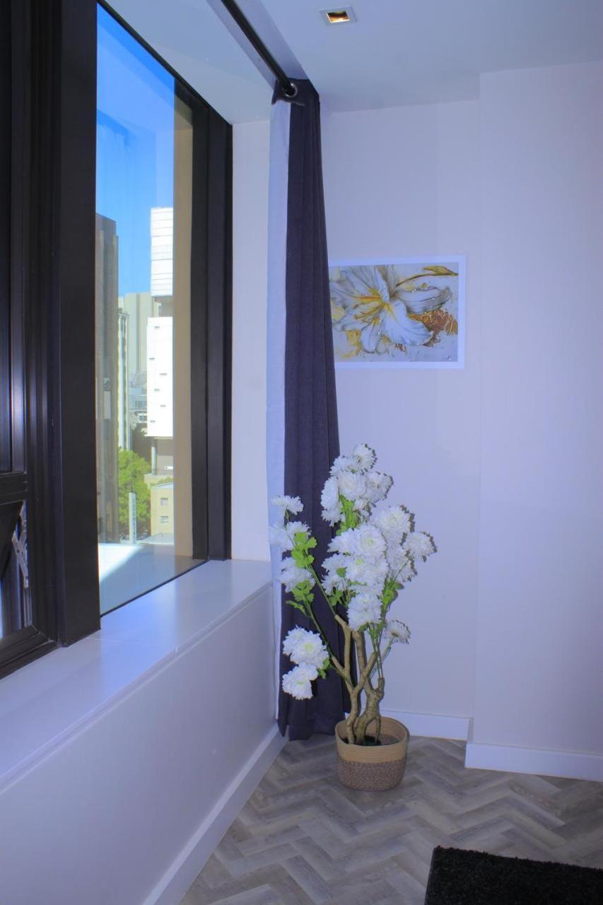 Foreshore Place Apartment